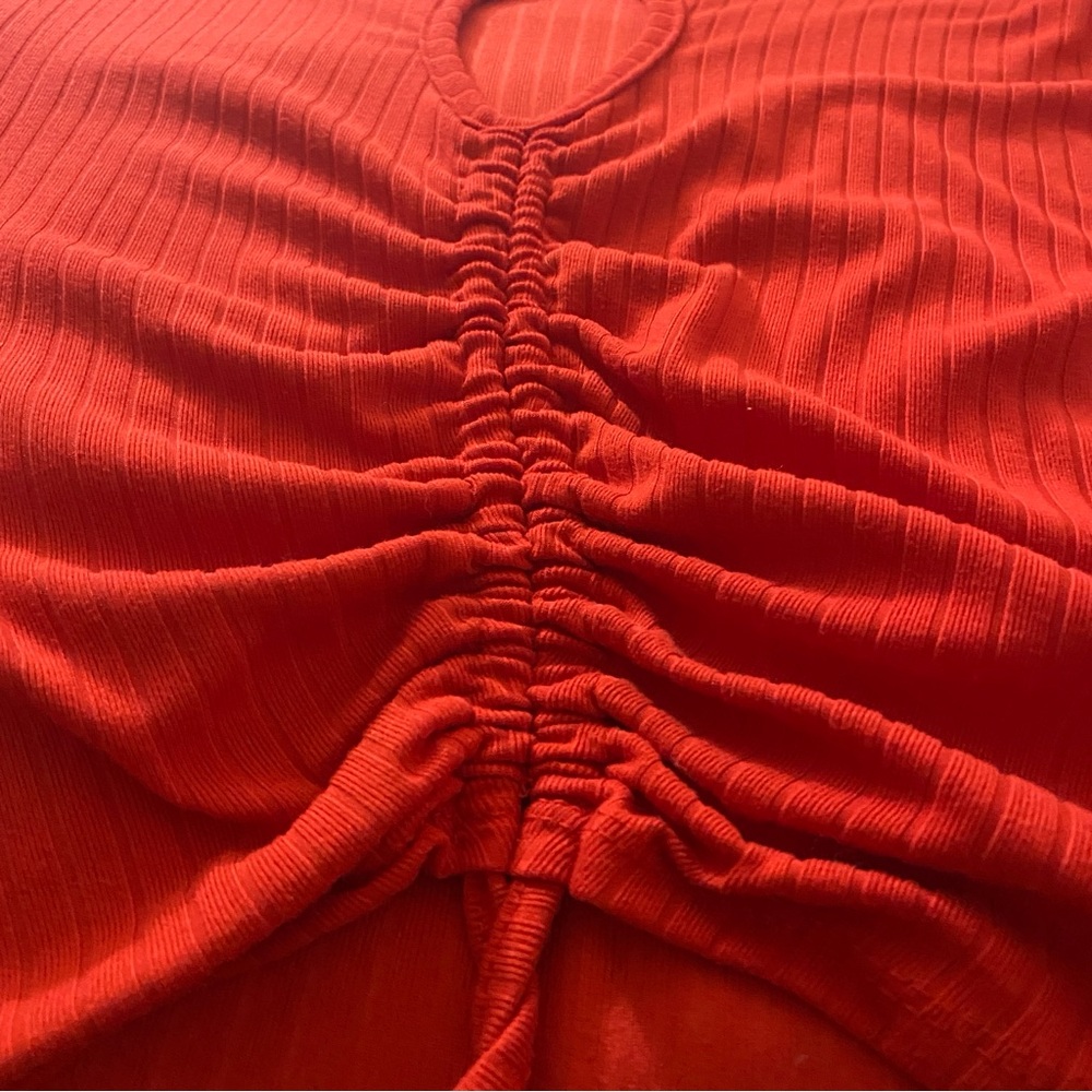 Adjustable Red Ruched Crop Top - Picture 2 of 5